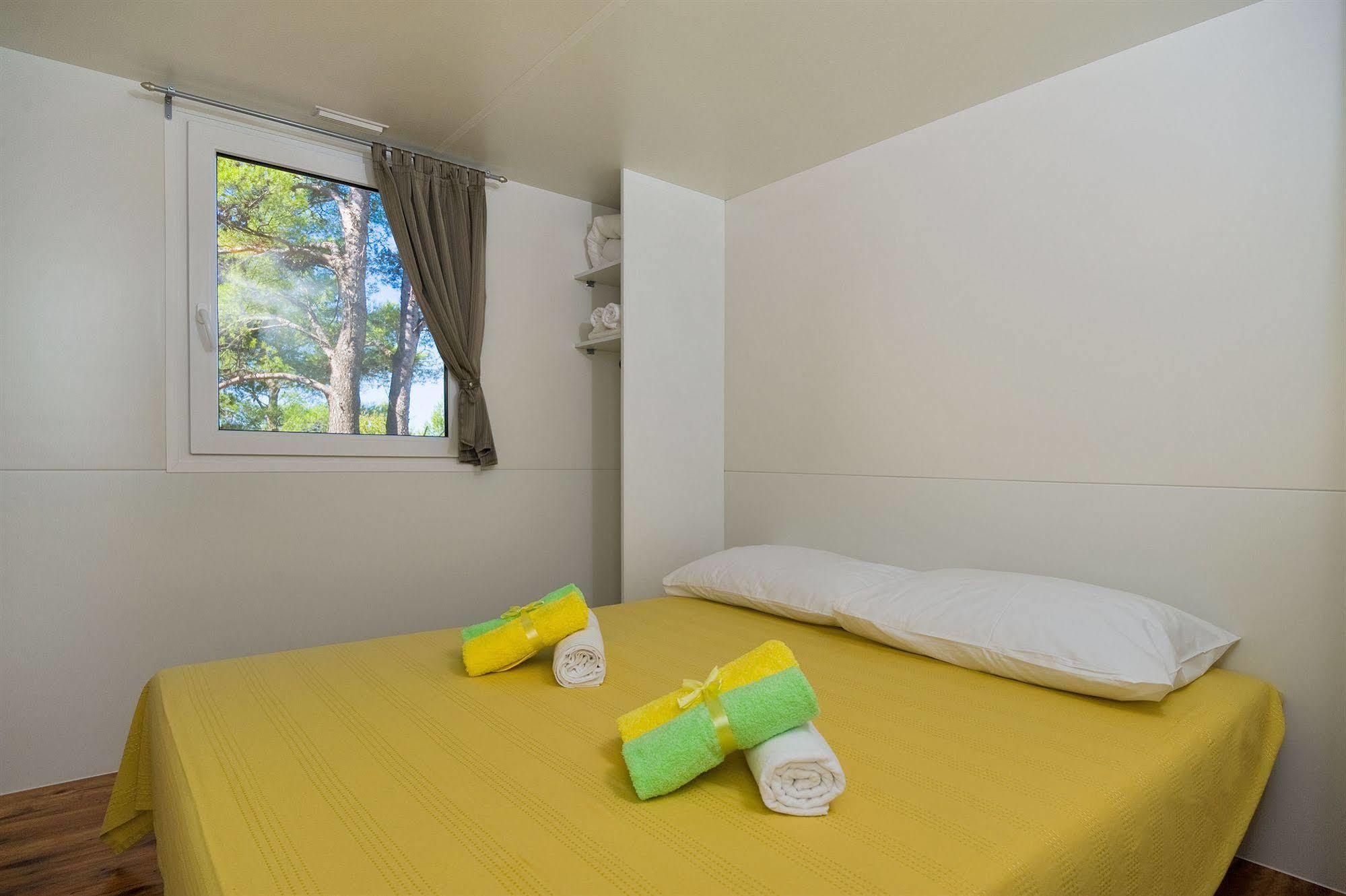 Mobile Homes Basko Polje Campground Baška Voda Kültér fotó